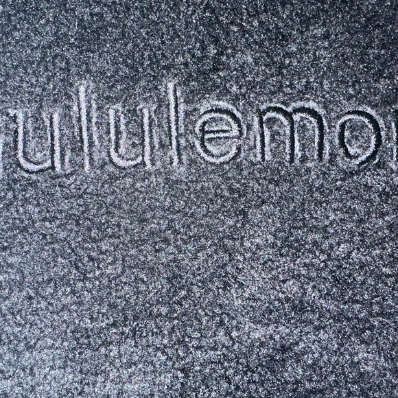 Brand New Textured Fleece Logo Tee in black - Picture 5 of 9